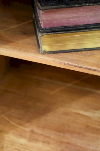 Victoria, la vitrine en verre et pin N°119