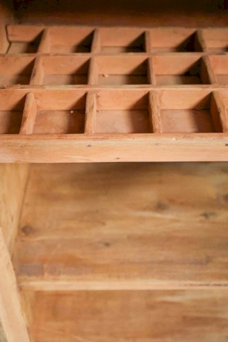 Victoria, la vitrine en verre et pin N°119