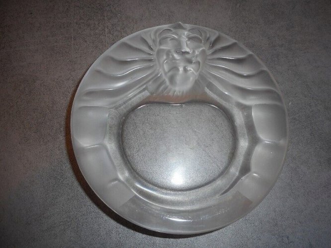 VIDE POCHE CENDRIER LION LALIQUE FRANCE