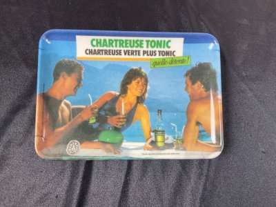 CHARTREUSE ASHTRAY, COIN COLLECTOR, TRINKET DISH