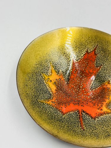 Vide poche émaillé feuille signé Jules Perrier artisan Québec