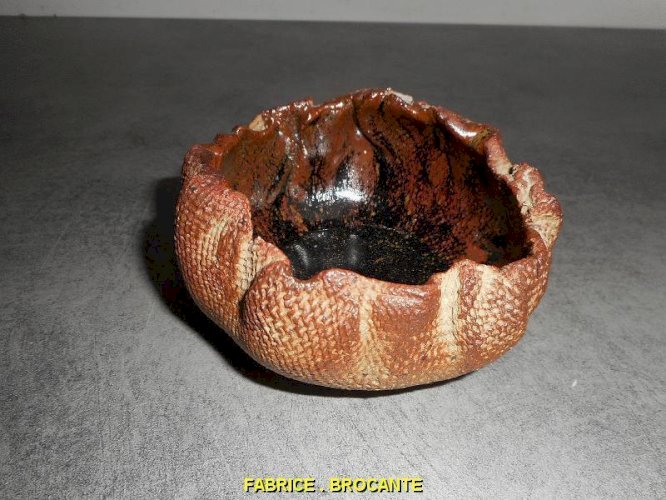 VIDE POCHE EN CERAMIQUE SIGNE