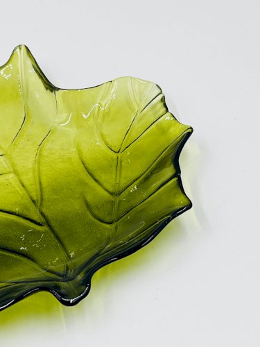 Vide poche feuille en verre vert vintage années 70
