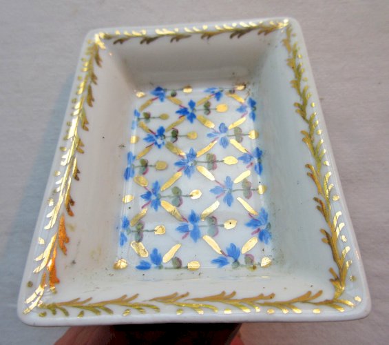 Vide-poche ou porte savon, décor bleu et Or, porcelaine Limoges signé S. LUGAN