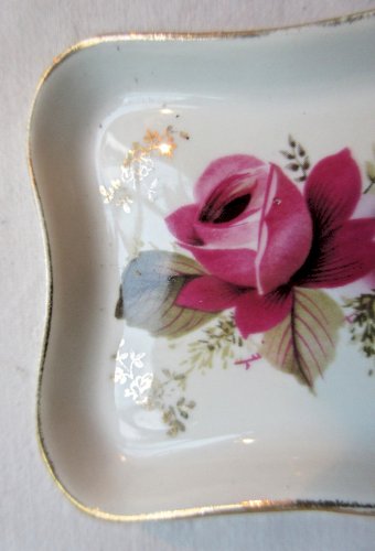 Vide-poche ou porte savon, décor de 2 roses en porcelaine de Limoges