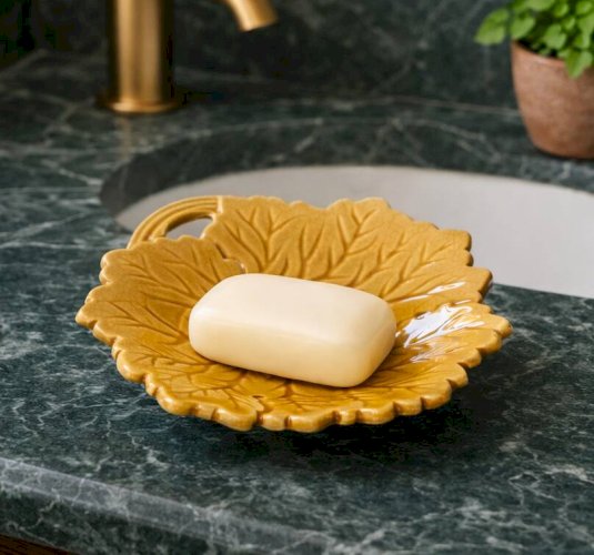 Vide poche, porte-savon vintage en barbotine ocre formant une feuille