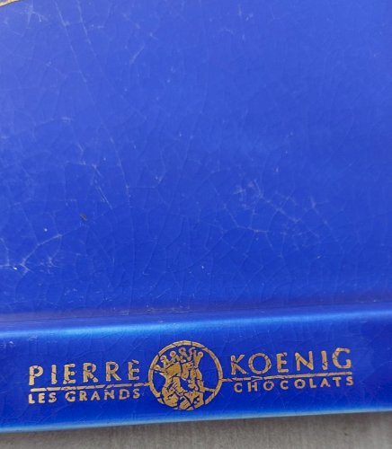 Vide poche / présentoir publicitaire, émaux Longwy, chocolats Pierre Koenig ^