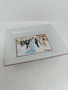 pocket emptying restaurant Maxim's of Paris in good condition