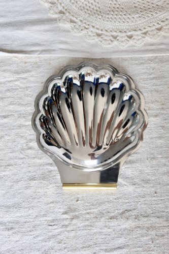 Vide-poche vintage coquillage en métal argenté avec détail doré