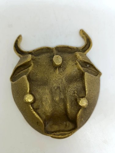 vide poche/cendrier en bronze ou laiton en forme de taureau en bon etat