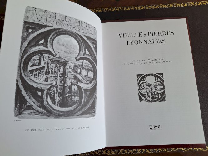 Vieilles pierres lyonnaises, prix neuf 115 euros