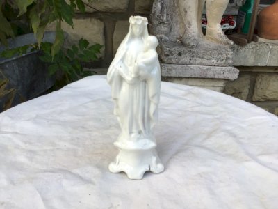 OLD VIRGIN IN PARIS PORCELAIN FROM THE LATE 19TH CENTURY IN PERFECT CONDITION DIM 18CM