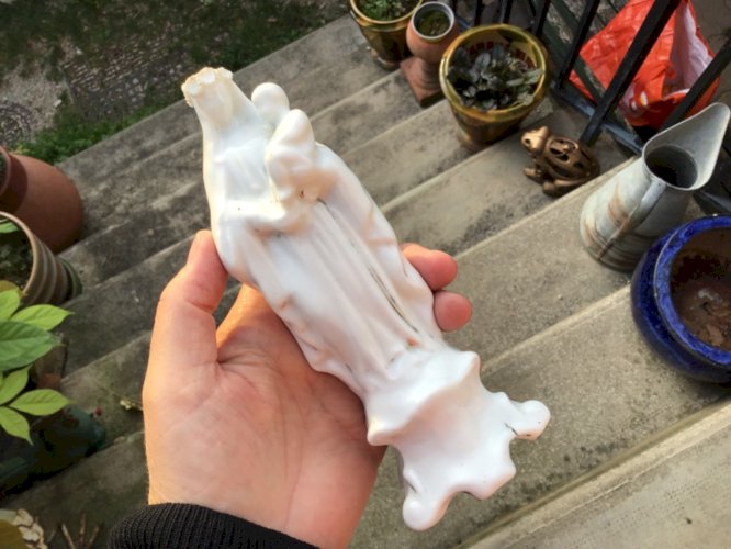 VIERGE ANCIENNE EN PORCELAINE DE PARIS FIN XIXeS EN PARFAIT ETAT DIM 18CM
