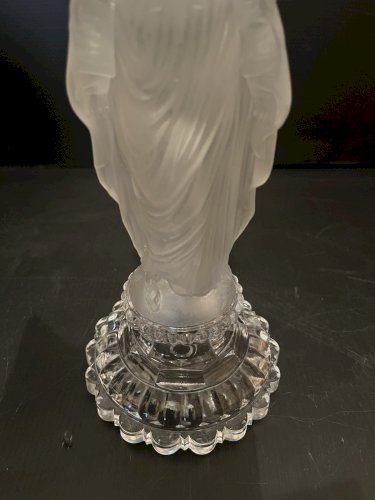 vierge Marie en verre moulé poli et depoli verrerie croyance religion