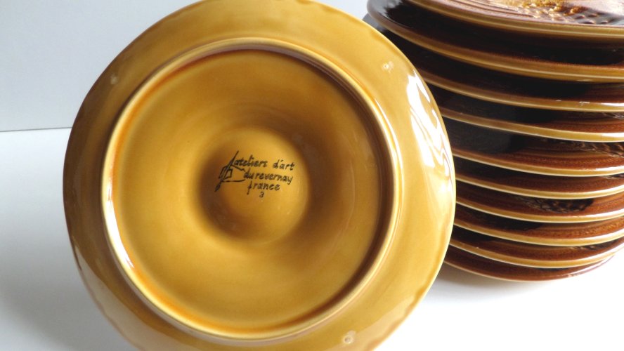 Vintage Barbotine Lot de Cinq Assiettes à Huîtres, Ateliers du Revernay Sarreguemines 