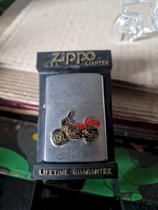 VINTAGE BRIQUET ZIPPO HARLEY DAVIDSON ,quasi neuf