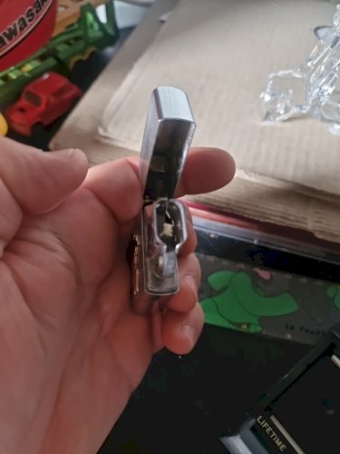 VINTAGE BRIQUET ZIPPO HARLEY DAVIDSON ,quasi neuf