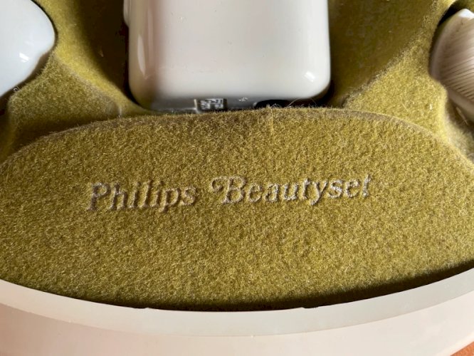 Vintage coffret rasoir et manucure Philips