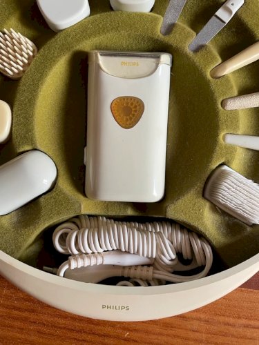 Vintage coffret rasoir et manucure Philips