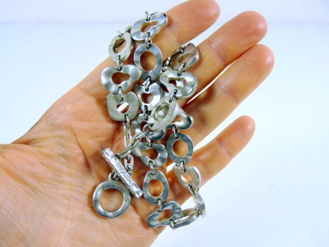 Vintage collier étain martelé plaqué argent signé Mlle. Biche de Bère L - 47 cm