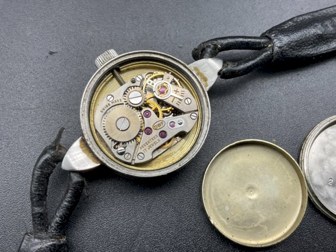 Vintage Datum Geneve montre femme