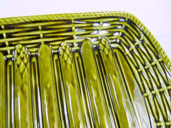 Vintage lot de 7 assiettes à asperges & 1 plateau faïence Sarreguemines signées