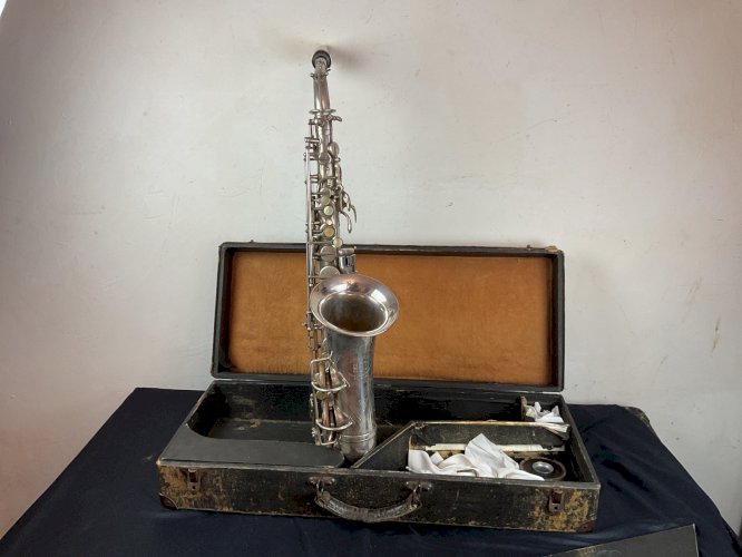 Vintage Saxophone J-MILLIENS HOT Paris numéro 5515