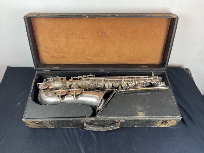Vintage Saxophone J-MILLIENS HOT Paris numéro 5515