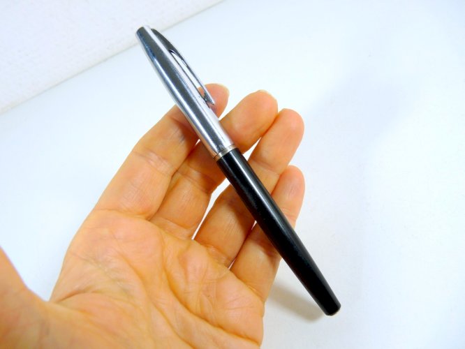 Vintage stylo à plume BUS' PEN 8 signé