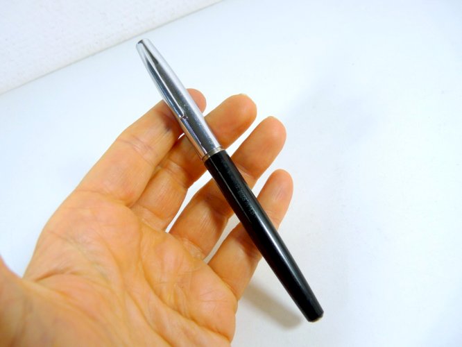 Vintage stylo à plume BUS' PEN 8 signé