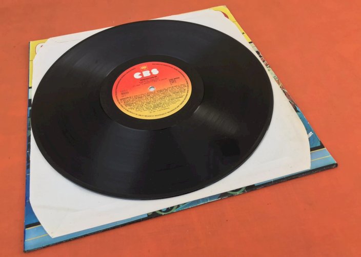Vinyle 33 tours  Génération 60 interprète 45 Hits des années 60 45 Hits  (1981) CBS 855000   