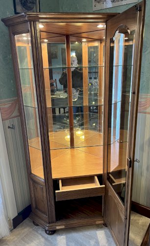 Vitrine d'angle