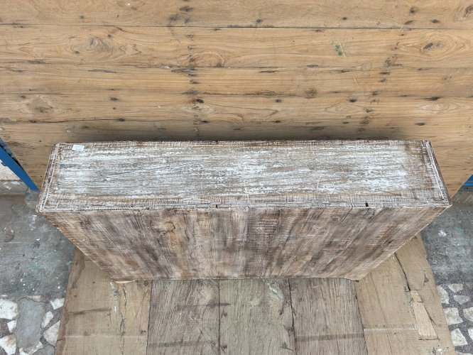 Vitrine en teck birman avec portes coulissantes