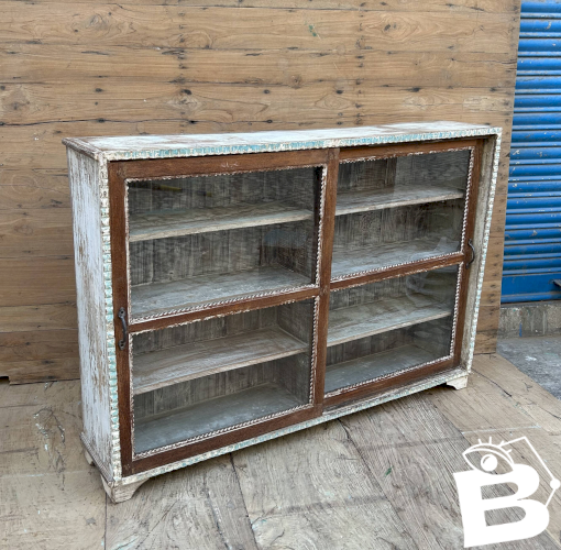 Vitrine en teck birman avec portes coulissantes