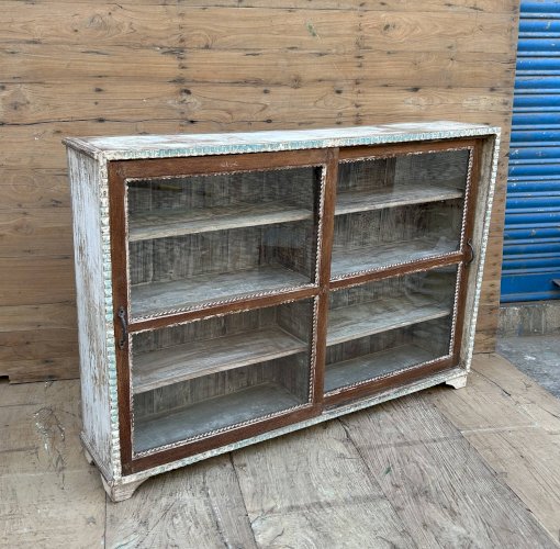 Vitrine en teck birman avec portes coulissantes