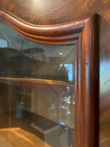 Vitrine Louis Philippe a une porte en acajou et placage XIX siècle