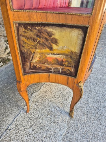 VITRINE LOUIS XV GALBEE AVEC SCENE ROMANTIQUE