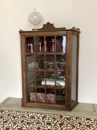 Vitrine murale ancienne en bois