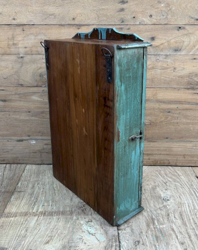 Vitrine murale art déco en teck birman avec patine dorigine