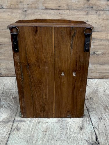 Vitrine murale art déco en teck birman avec patine dorigine