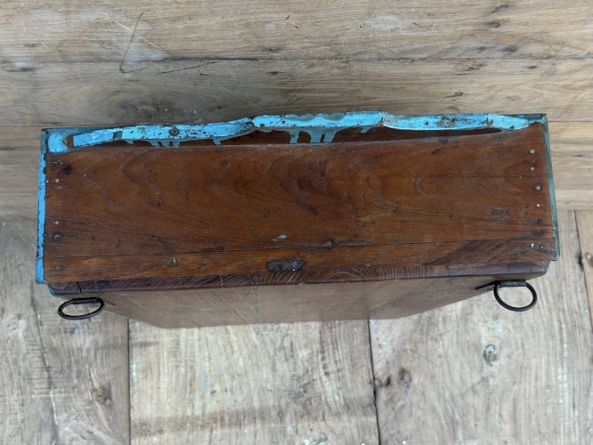 Vitrine murale art déco en teck birman avec patine dorigine