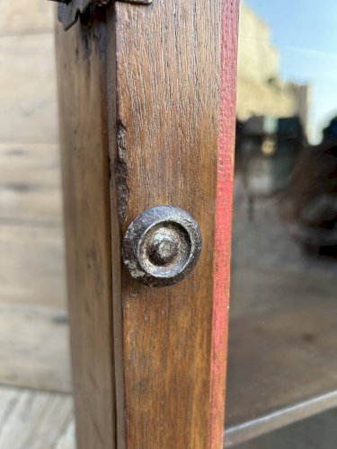 Vitrine murale art déco en teck birman avec patine dorigine