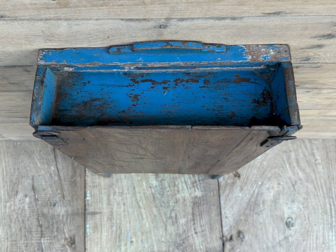 Vitrine murale art déco en teck birman avec patine dorigine