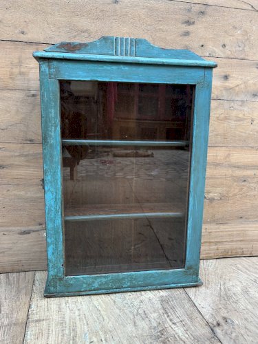 Vitrine murale art déco en teck birman avec patine dorigine