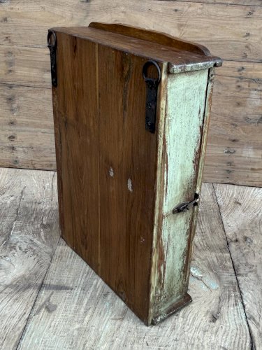 Vitrine murale art déco en teck birman avec patine dorigine