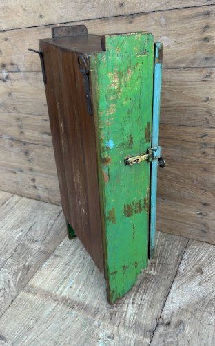 Vitrine murale art déco en teck birman avec patine dorigine