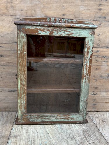 Vitrine murale art déco en teck birman avec patine dorigine