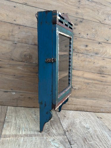 Vitrine murale art déco en teck birman avec patine dorigine