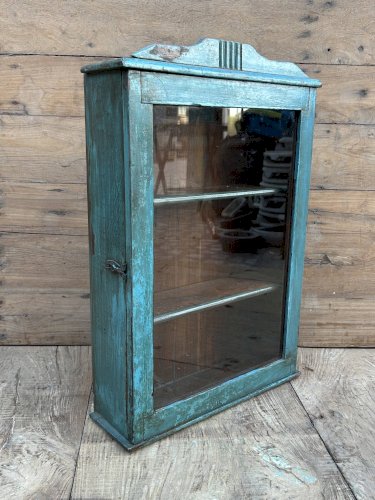 Vitrine murale art déco en teck birman avec patine dorigine