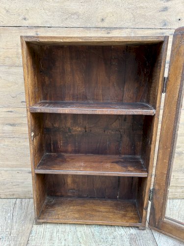 Vitrine murale art déco en teck birman avec patine dorigine